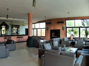 Palms Hotel Club