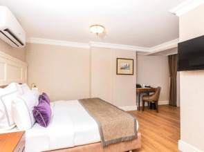 Meroddi La Porta Hotel