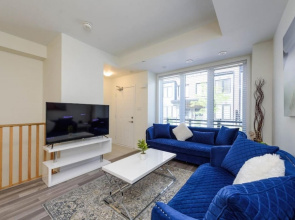2285 Spectacular 3 Bedroom 3 Bath Townhouse