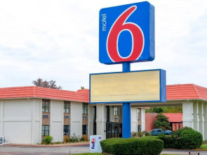 Motel 6 Palestine, TX