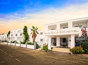 Shark Club Hotel