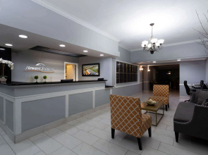 Howard Johnson by Wyndham Waukegan Great Lakes
