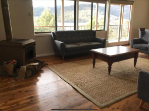3 Bedroom Lakeview Cottage with Drying/Bike Room