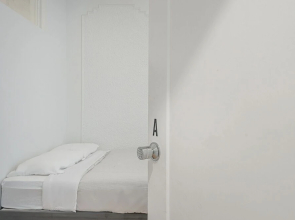 Beautiful Private Bedroom in Mile-End