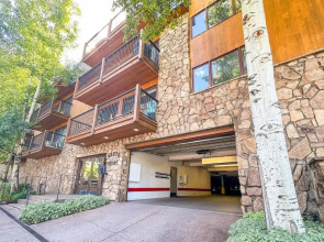 Durant Den by Rovetravel 2BR Apt w Private Patio