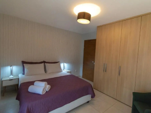 Spacious Fully Equipped 3BD 2Bath Apt in the heart of city with Balconies AC and fast WIFI #2