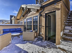 7 Mi to Copper Mountain: Frisco Retreat w/ Hot Tub