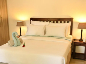 Spacious Self-Catering Apartment at Etuna Gardens.