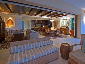 Sunny Vacation Condo 9