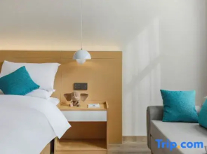 Yuecheng Four Seasons Hotel (Dejiang People's Park)