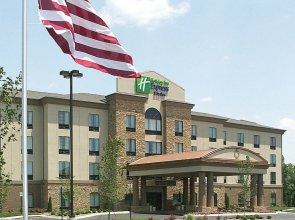 Holiday Inn Express Cleveland Northwest by IHG