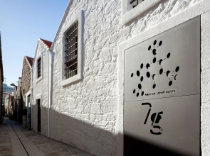 7g Roaster Apartments