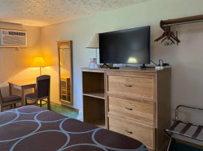 Super 8 by Wyndham Chaska