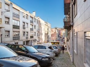 Charming 2 Bedroom Apartment With Balcony