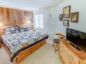 Sherwin Villas 52 - One Bedroom Condo
