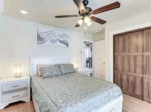 Home w/ 2 Decks - 2 Mi to Lake Gregory Dog Park!