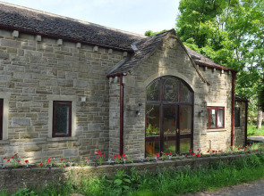 Model Farm Bed & Breakfast