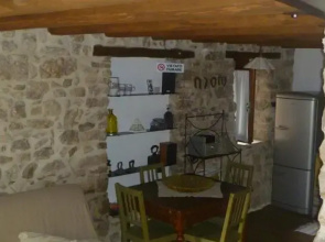 Casa in Borgo Medievale con Giardino ed Escursioni