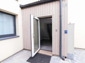 VineWood Apartment, By Cohost