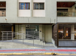 3BR Apt w/ Balcony 240m From Sea Meia Praia Eio203