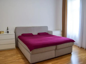 Modern apartment in Vienna near Danube