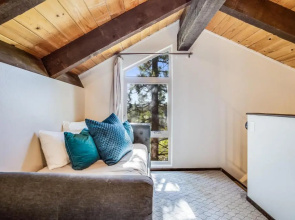 Pinegrove by Avantstay Beautiful Villas Condo Just Outside Tahoe City!