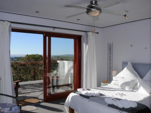 Farr Out Guesthouse