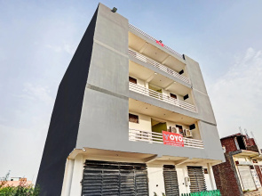 OYO 81244 Forty Three Mainvue