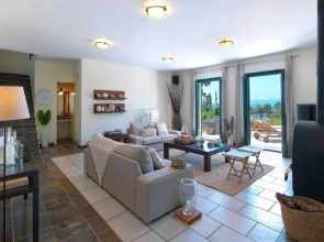 Luxury Beachfront Villa With Tennis Court
