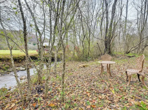 Cozy Couples Getaway w/ Hot Tub: 'fox Ridge Cabin'