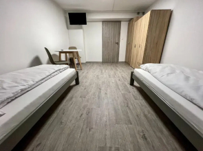 Hostel H18