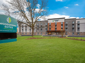 Woodspring Suites Dearborn - Detroit