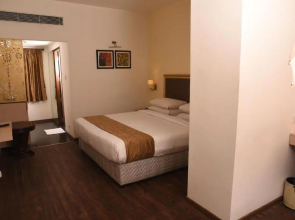 Hotel Sabareesh Park