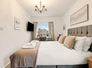 The George Inn Hotel Rooms - Room 6