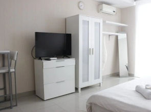 Bright Studio Room at Dago Suites Apartment near ITB