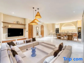Parisian 2BR Luxury Villa 8mins walk to Beach - Dream 1  - A Luxury Private Villa By Balinest Villas