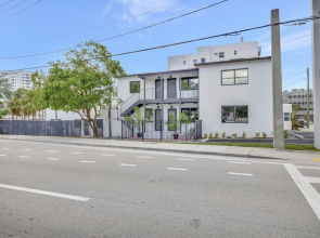 2922 Banyan Units