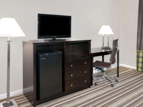 Super 8 by Wyndham Morton Grove/Chicago