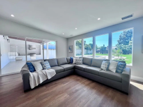 4 bedroom, 2 bathrooms