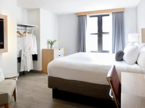 Hotel Saint Clair- Magnificent Mile