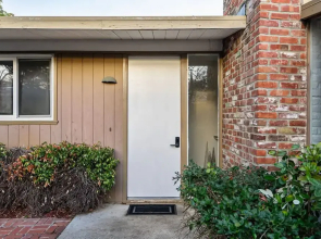 Entire 3br House With Playground