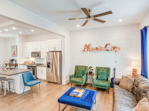Bright Nashville Townhome ~ 5 Mi to Downtown!