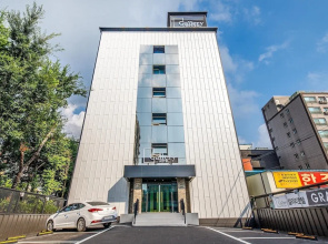Pohang Jukdodong Gallery Hotel