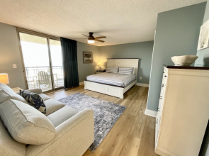 1003 Brighton, Fully Remodeled And Access To Resort Amenities 2 Bedroom Condo