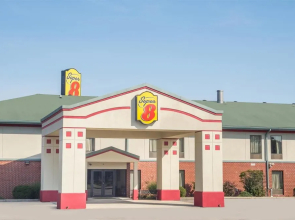Super 8 by Wyndham Grayson