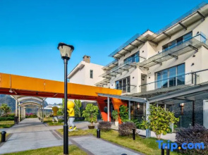 Yangshuo Fadai overhanging hot spring light luxury hotel