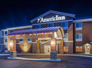 AmericInn by Wyndham DeWitt