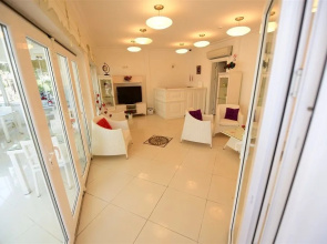 White Palace Otel