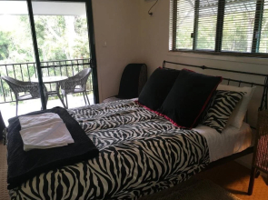 Byfield Creek Lodge B & B