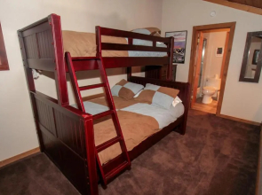 Mountainback #56, Loft